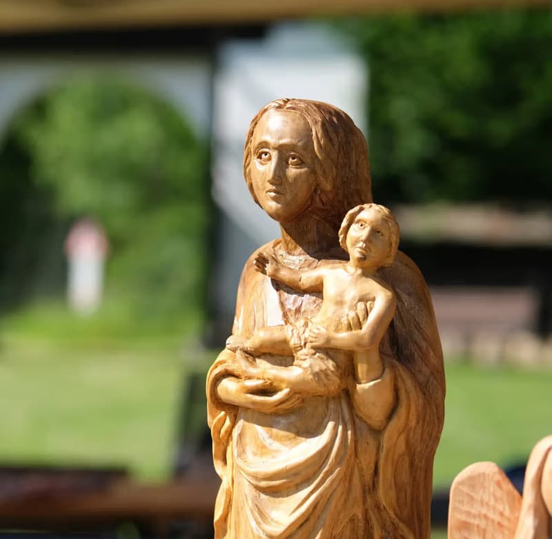 Carving symposium at the Dlask farm