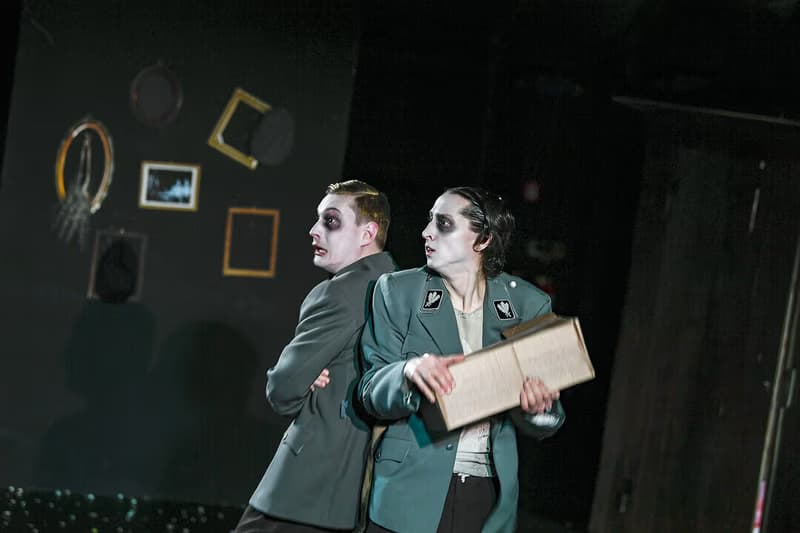 The Nazi & the hairdresser