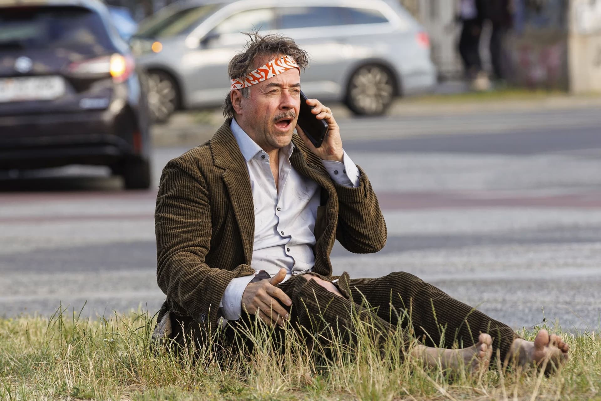 Alter weisser Mann Verkehrsinsel Ausschnitt kl